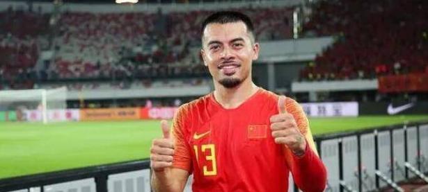 米兰体育官方登录入口-中国国家队球员精湛技艺，成功晋级