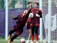 米兰体育平台-包含中国女足集训首日展现团结雄心：中国女足集训团结备战的词条