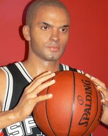 米兰体育在线-湖人击败篮网迎来三连胜，詹姆斯砍下三双表现稳定