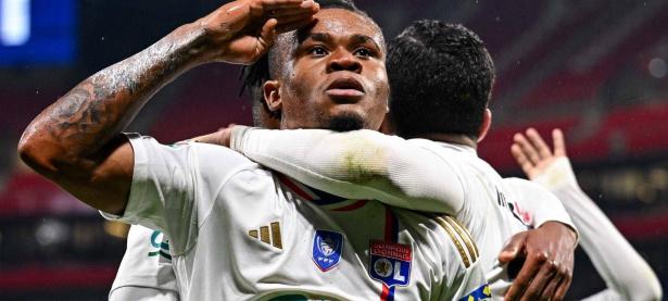 马赛主场与里昂战平，保持不败的纪录