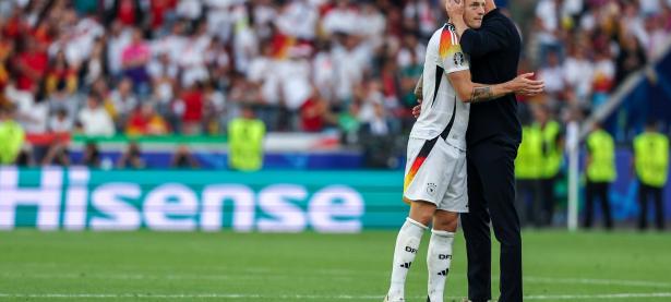 米兰体育电竞-法国国家队惨败，止步欧洲杯八强