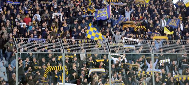 米兰体育网站入口-关于爵士队员互相指责内部矛盾升级，管理层努力稳定士气的信息