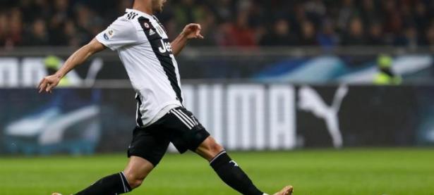 关于皮亚尼奇在社交媒体晒出训练照片，球迷期待他在新赛季的表现的信息