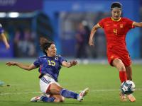 米兰体育app下载地址-女子足球比赛，中国队表现出色