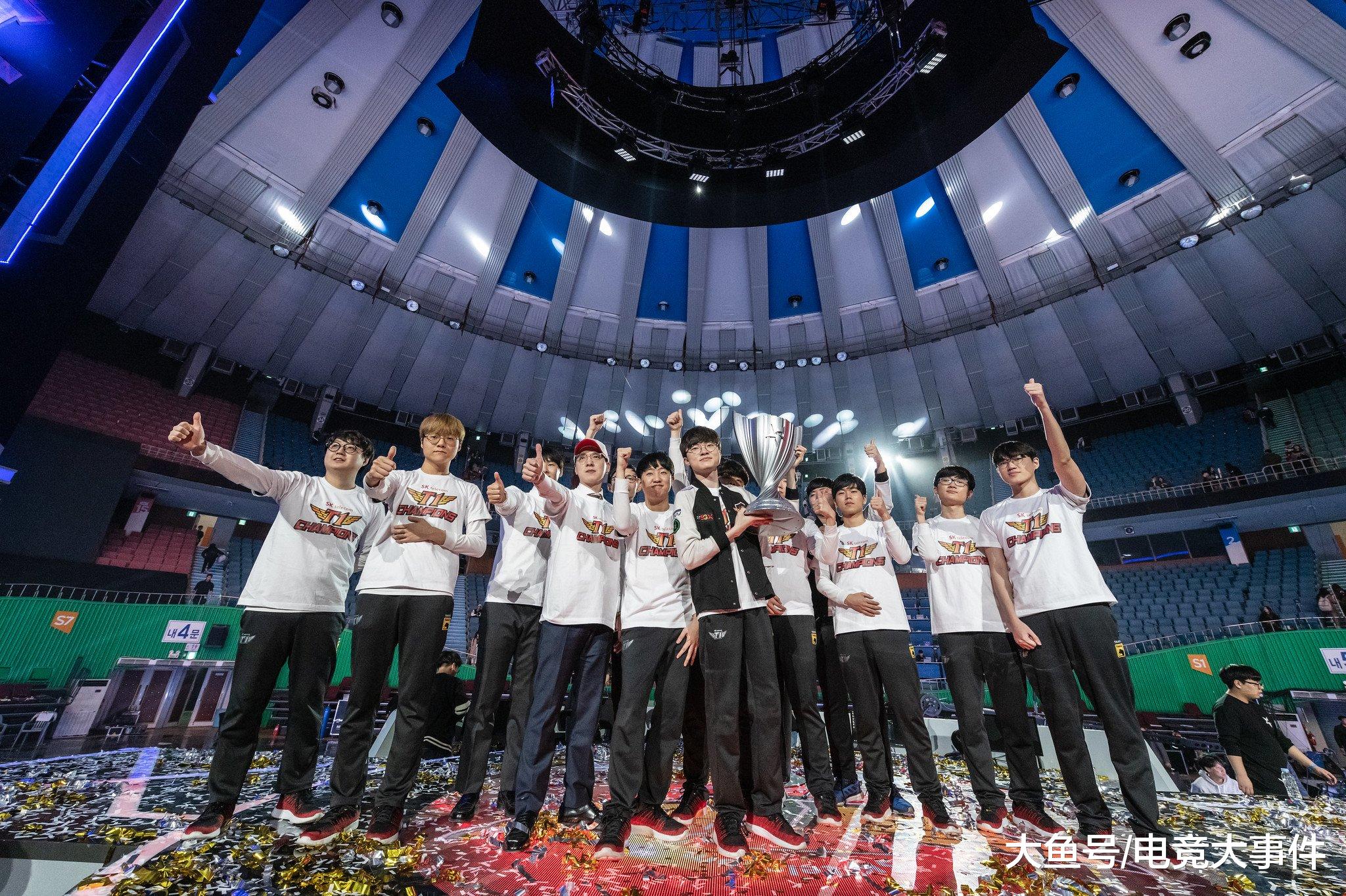 包含西悉尼流浪者队长发声,誓夺世俱杯冠军荣耀的词条 包含西悉尼流浪者队长发声,誓夺世俱杯冠军荣耀的词条