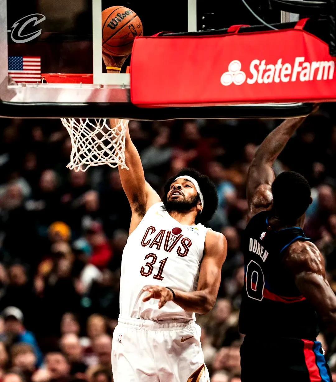 骑士队客场送湖人三连败,终结连胜的简单介绍 骑士队客场送湖人三连败,终结连胜的简单介绍