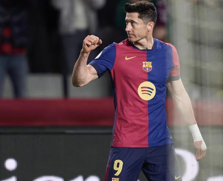 包含切尔西大胜马竞，莱万多夫斯基射门成功的词条