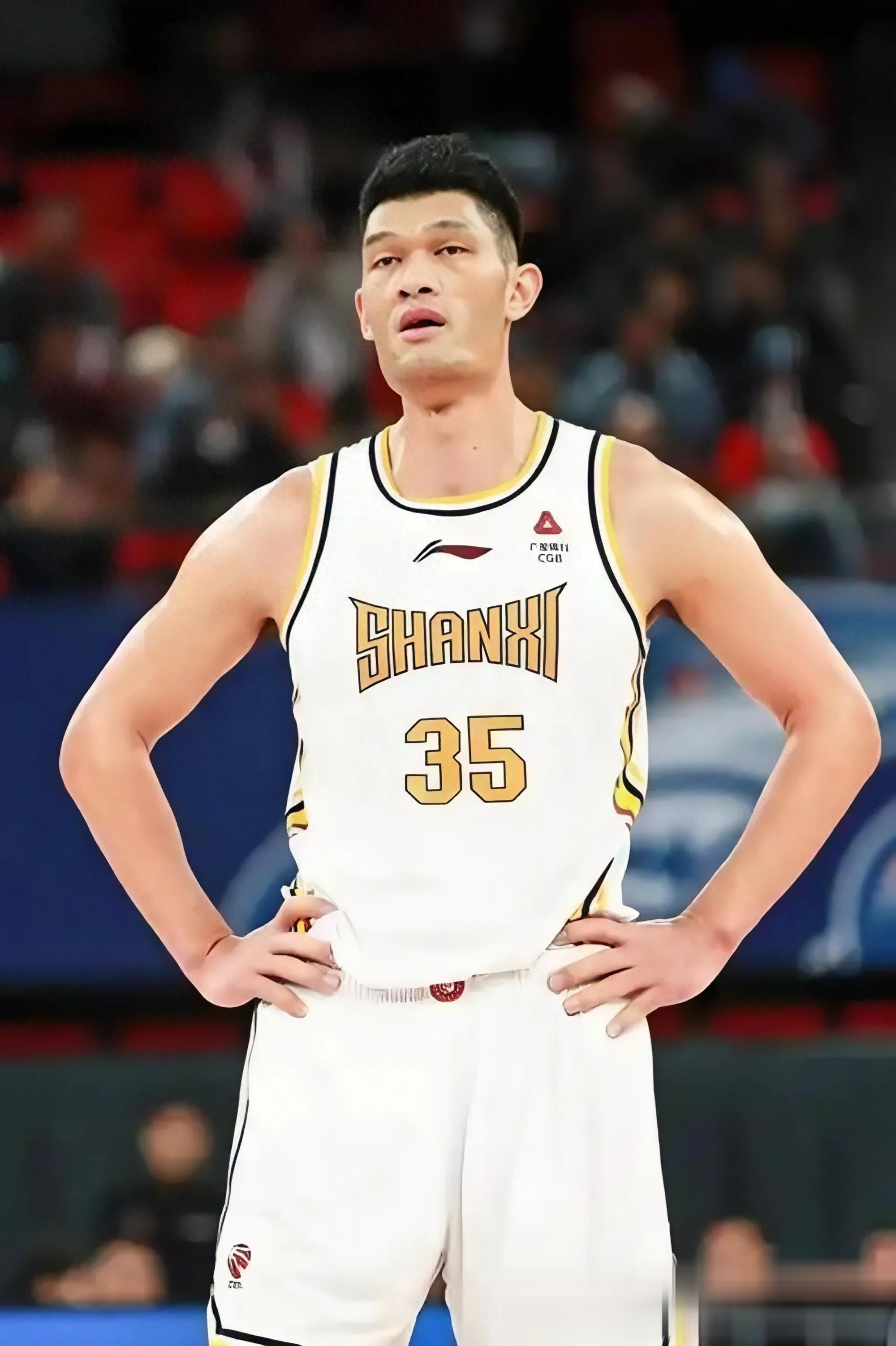 顶尖球星在篮球职业联赛中展现实力，触目惊心