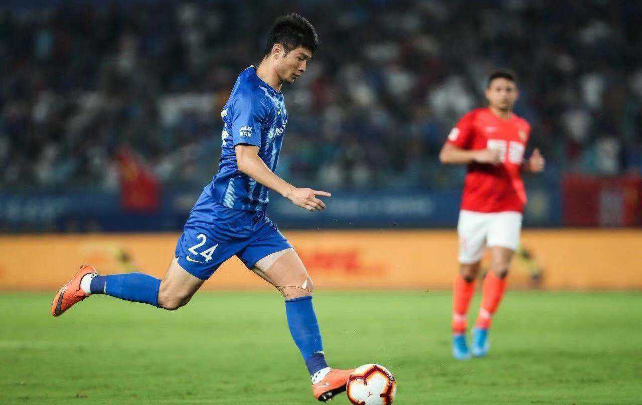 苏宁球员遭遇停赛,队伍状态出现波动 苏宁球员遭遇停赛,队伍状态出现波动