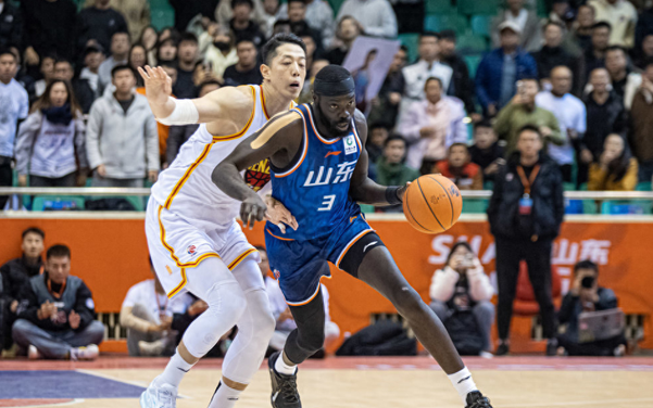 外援助阵，球队士气大增追逐胜利的简单介绍