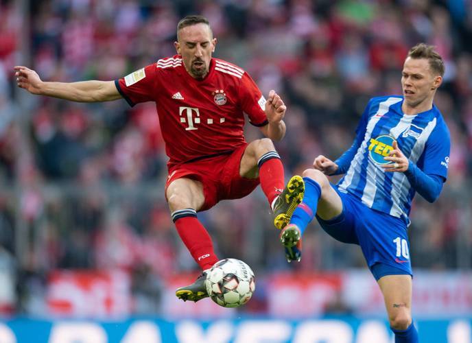 关于沙尔克客场险胜，争夺联赛头名焦灼的信息