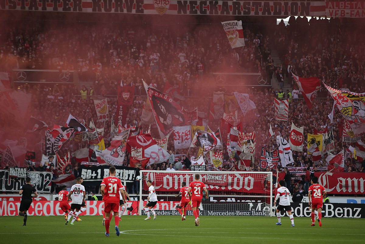 西汉姆联前锋遭遇进球荒，进攻造点亏缺的简单介绍