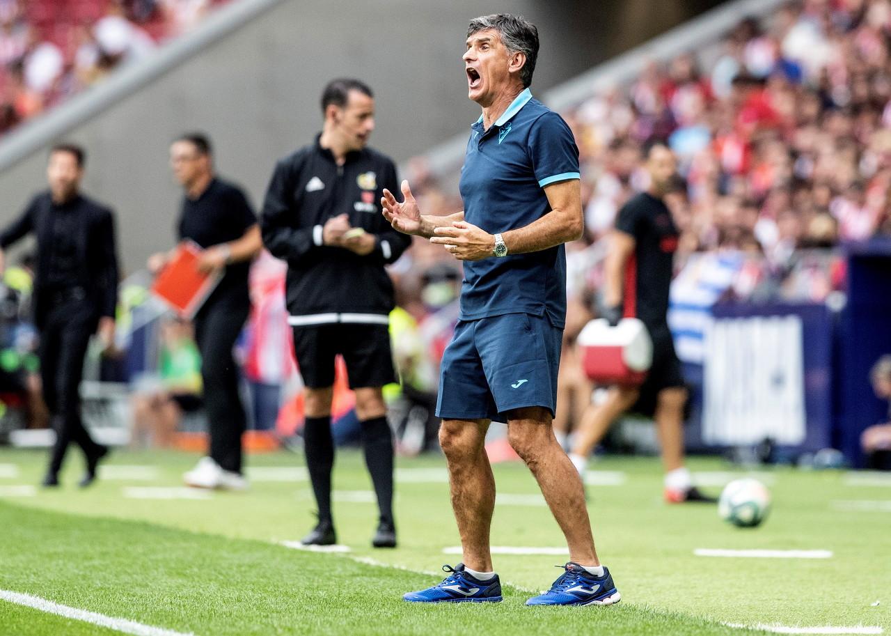 埃瓦尔主场逼平对手，稳固中游位置的简单介绍