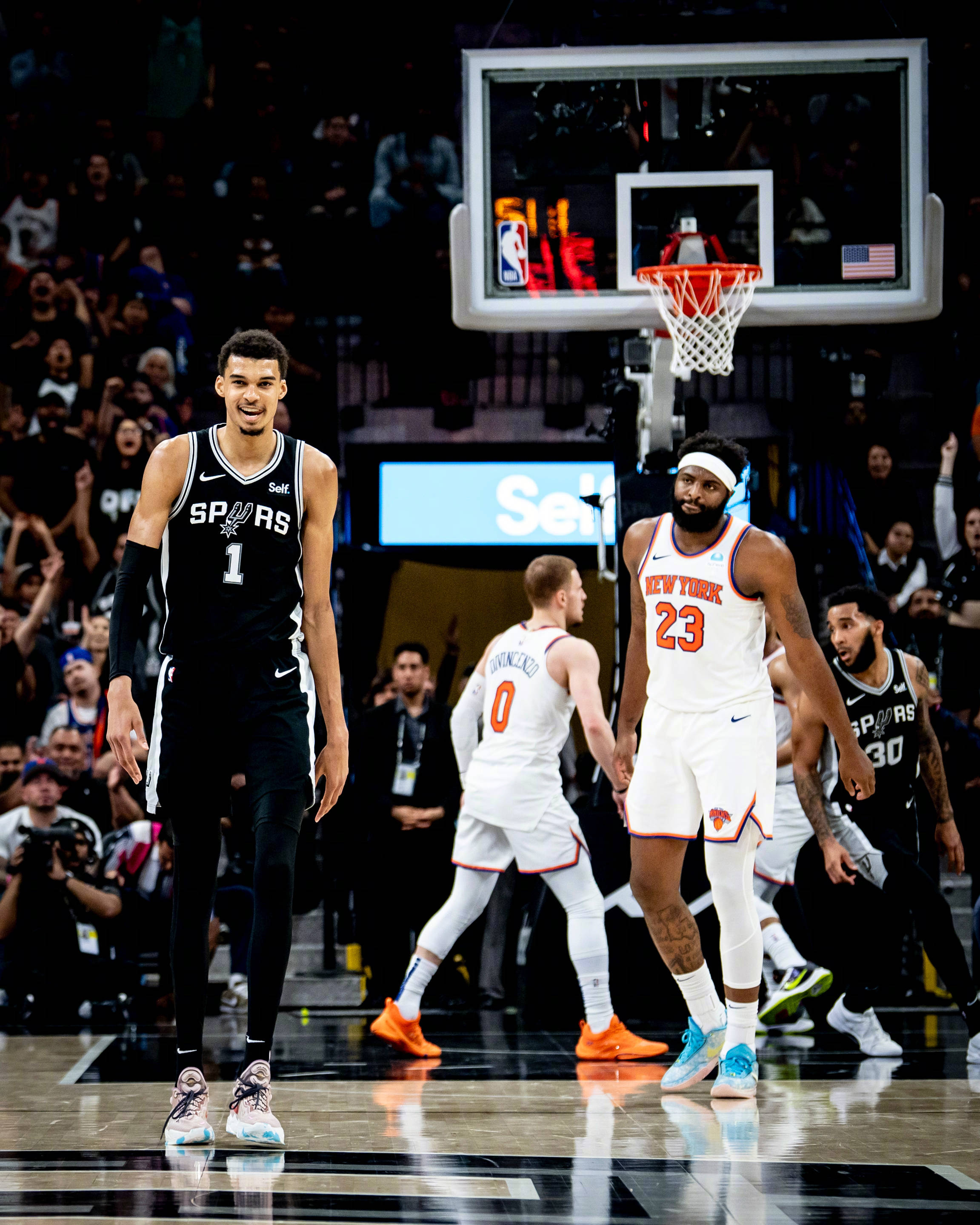 马刺主场失利,球队面临压力 马刺主场失利,球队面临压力