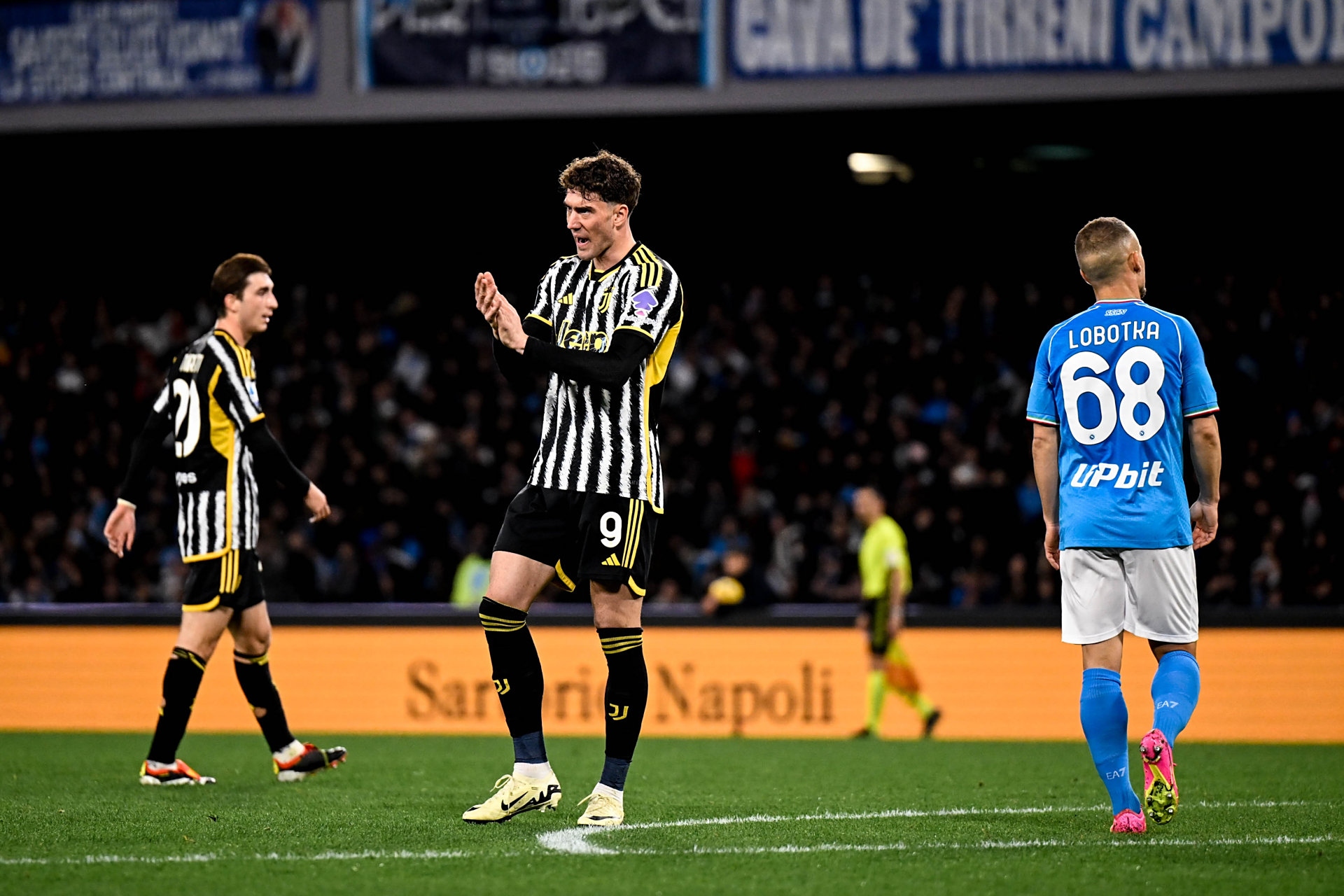 尤文图斯客场逆转那不勒斯,豪取三分 尤文图斯客场逆转那不勒斯,豪取三分
