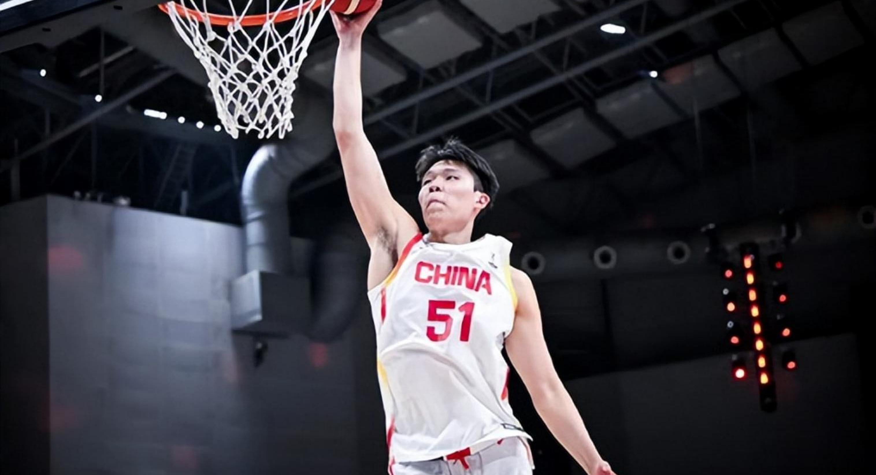 中国男篮备战亚洲杯，姚明谈年轻球员成长：未来充满希望