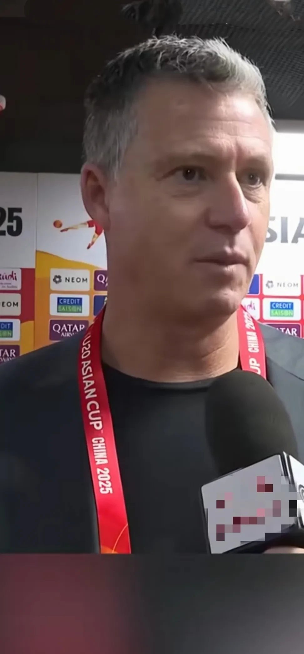 关于皮亚尼奇在社交媒体晒出训练照片，球迷期待他在新赛季的表现的信息