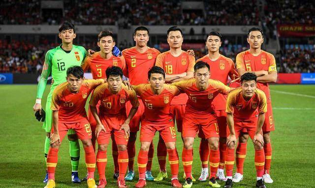 关于亚洲足球舞台上的精彩对决，各队势均力敌的信息