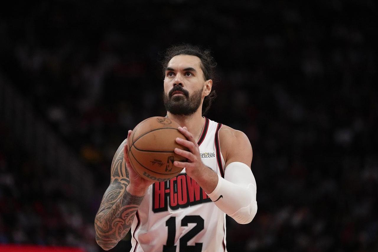 老鹰队主场爆冷获胜，瞬间成为焦点