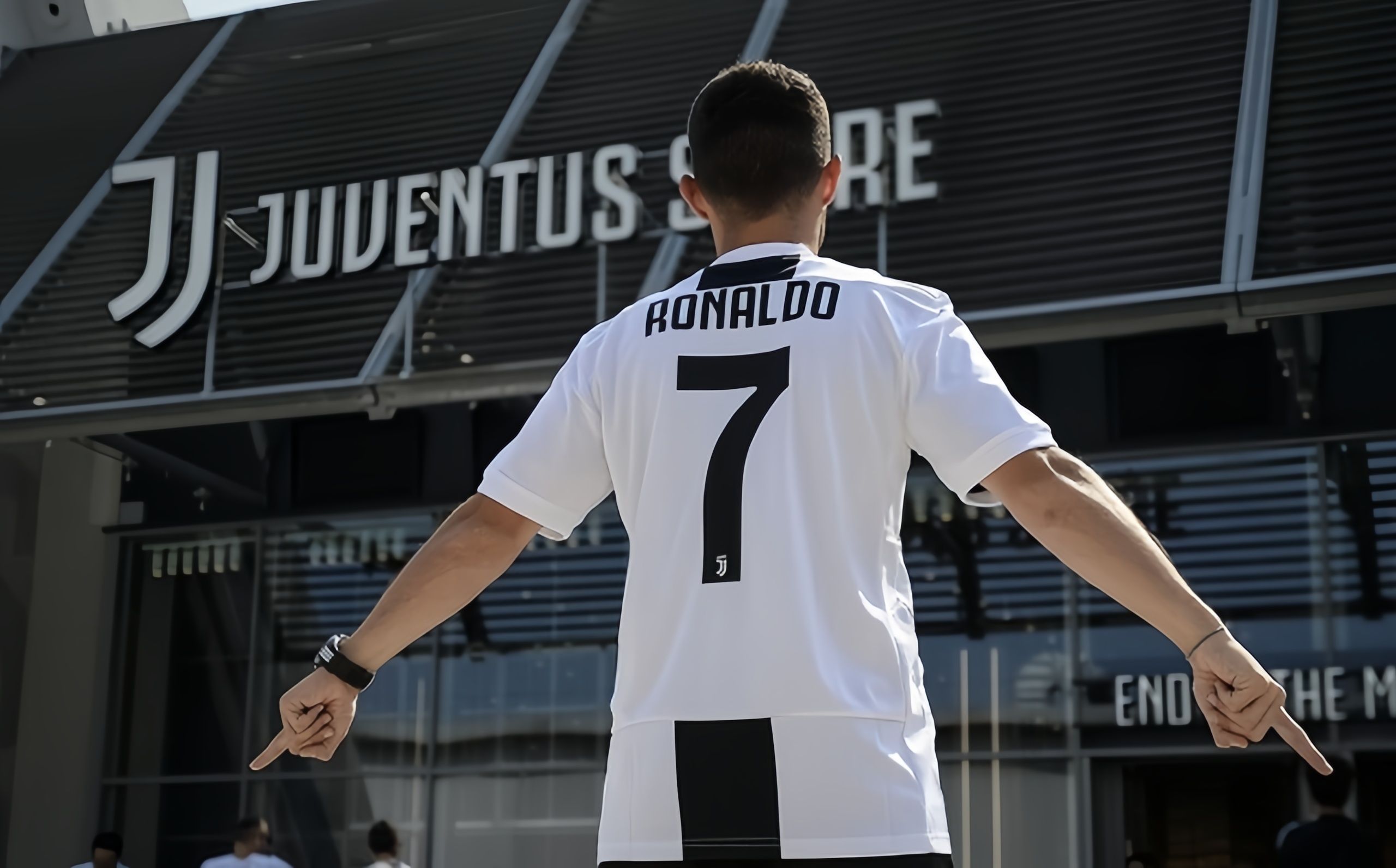 关于尤文图斯门将罗纳尔多在训练中受伤，或将休战一段时间的信息